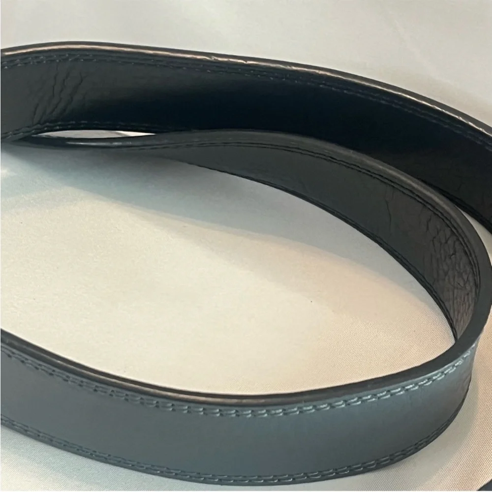 Nike Men's Reversible Classic Belt black/Grey Size
32 Small Leather - Picture 3 of 13